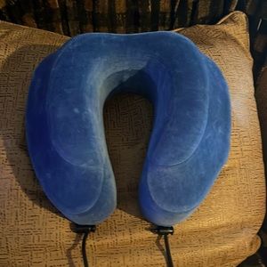 Cabeau Classic Neck Pillow